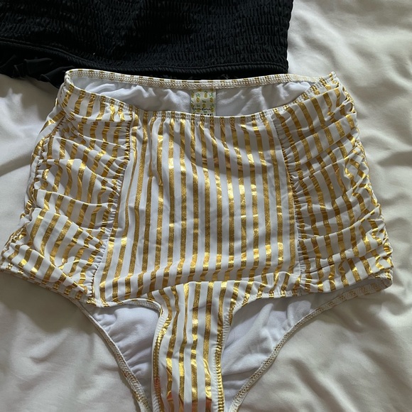 Kortni Jeane swimsuit - Picture 3 of 7